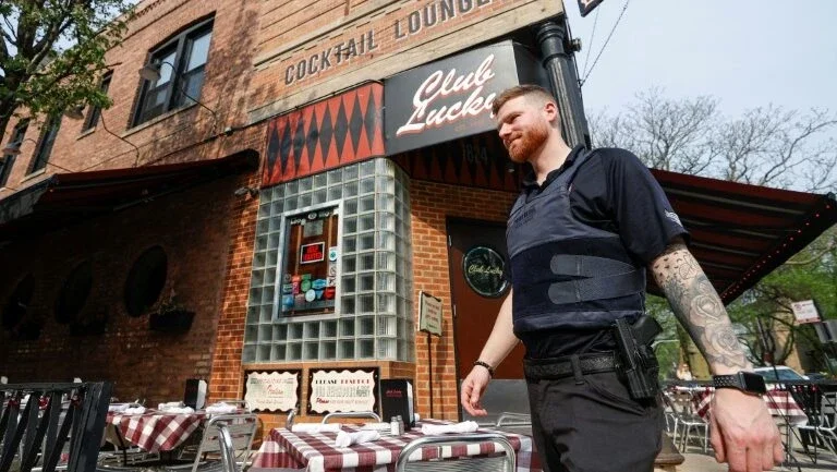 Segurança privada se espalha por bairros de Chicago em meio a onda de crimes