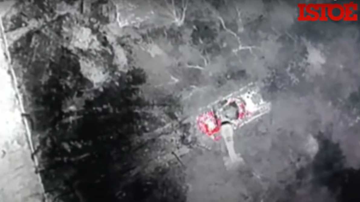 Drone ucraniano destrói veículo blindado da Rússia