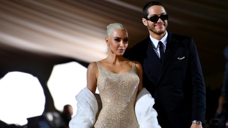 Kim Kardashian e Pete Davidson terminam namoro após nove meses juntos