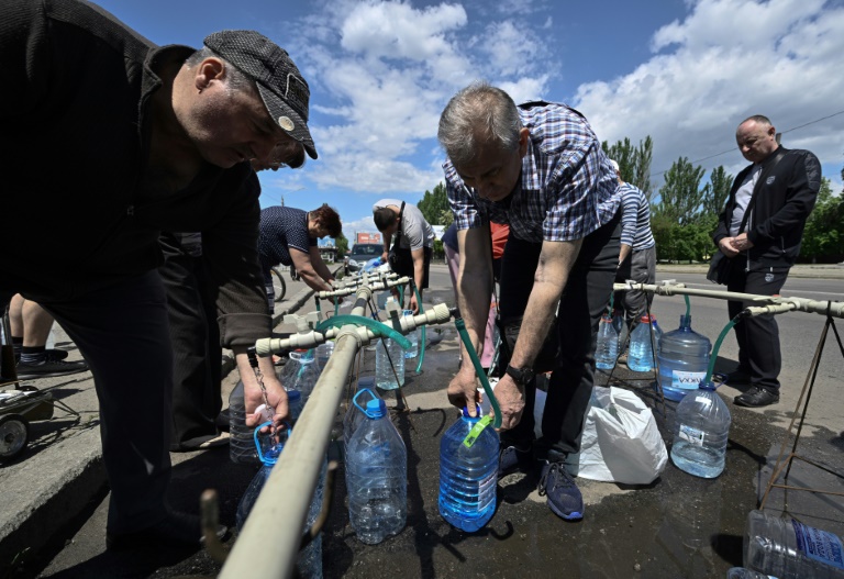 Em Mykolaiv, ucranianos sofrem com a falta de água