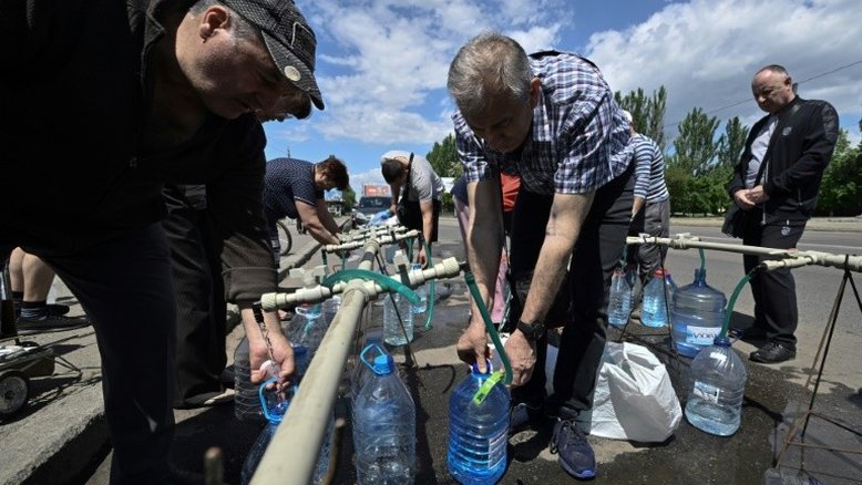 Em Mykolaiv, ucranianos sofrem com a falta de água