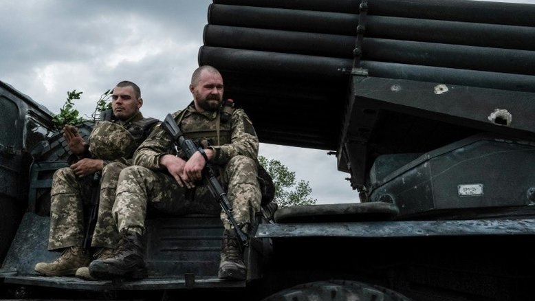 Conflito na Ucrânia poderia ser guerra indireta entre Ocidente e Rússia