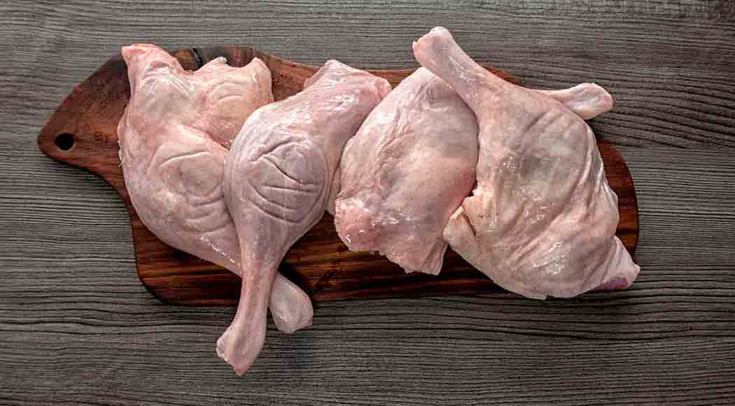 Agência dos EUA alerta: nunca lave carne de frango crua / Foto: iStock