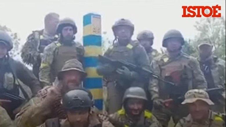 Vídeo: Batalhão manda recado para Zelensky na fronteira com a Rússia: 'Chegamos, presidente'