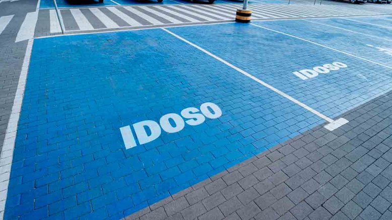 Cartão de estacionamento para idoso: veja como pedir e quem tem direito