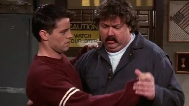 Mike Hagerty, de Friends