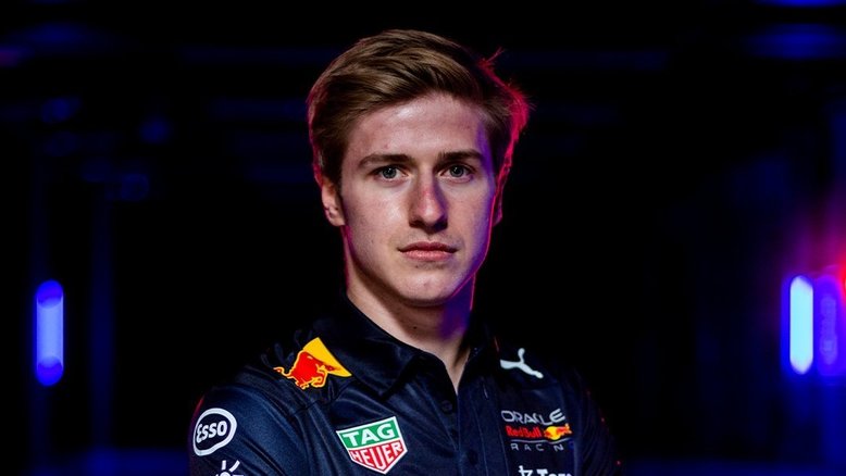 Reprodução/Twitter @redbullracing