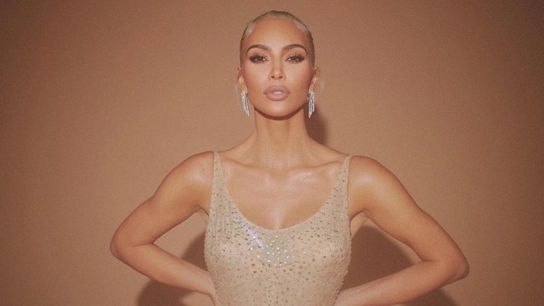Kim Kardashian usa vestido de Marilyn Monroe e se emociona: 'Eternamente grata'