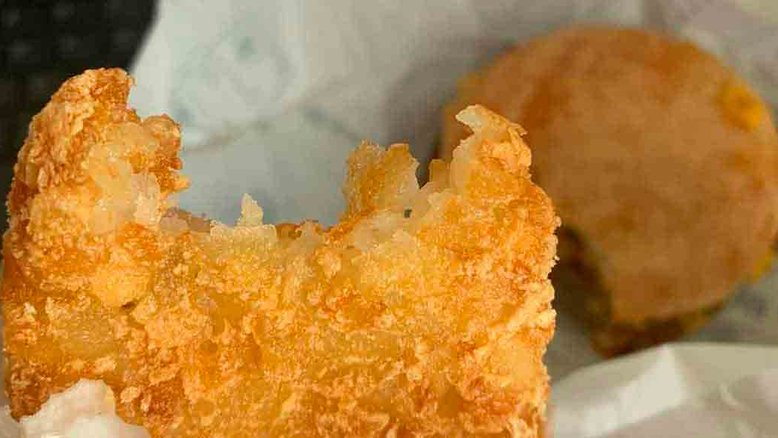 Britânica afirma que petisco comprado no McDonald's veio com mordida (Foto: Lana Taylor/Twitter)