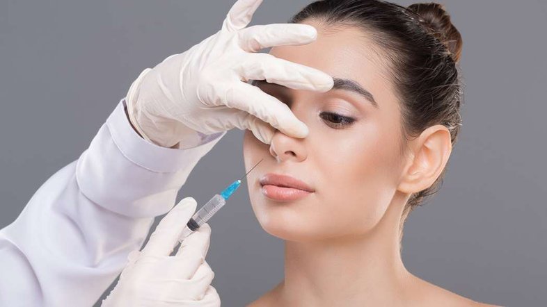 O que é rinomodelação, para quem é indicada e quanto tempo dura o efeito