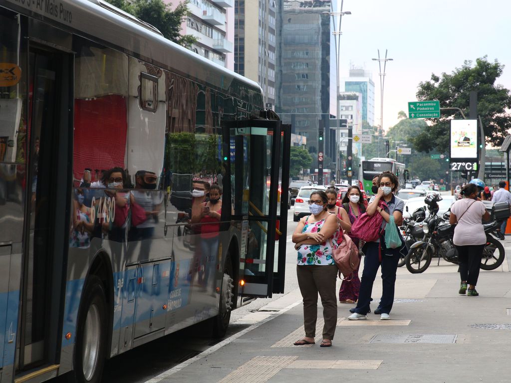 Motoristas de ônibus anunciam greve em São Paulo