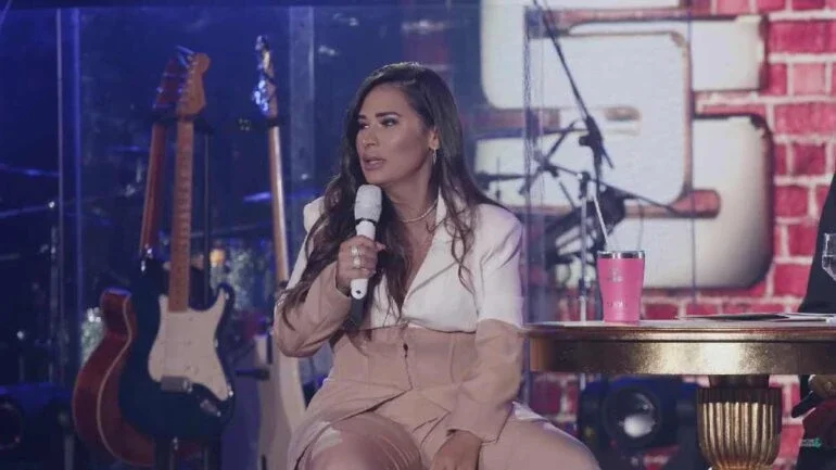 Simone diz que rompe com amigas que se interessam por seus homens: 