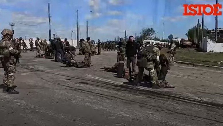 Vídeo: Soldados ucranianos são levados para hospital no leste do país