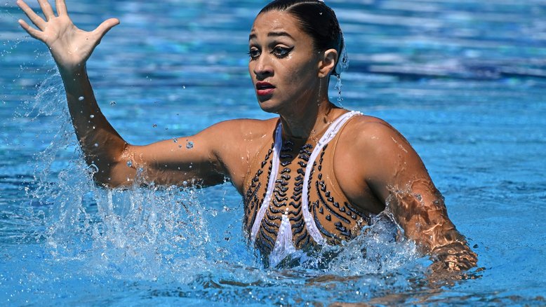 Nadadora que desmaiou é proibida de continuar competindo no Mundial de Budapeste
