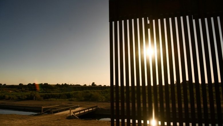 Pequena cidade no deserto vira porta de entrada para milhares de migrantes nos EUA