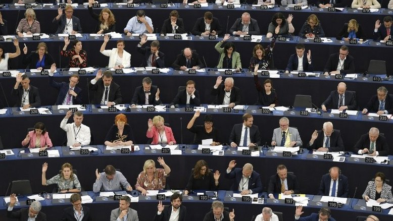 Deputados europeus rejeitam regulamentação crucial do plano da UE contra mudança climática