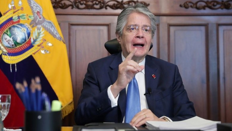 Presidente do Equador evita destituição e suspende negociações com líder de protestos