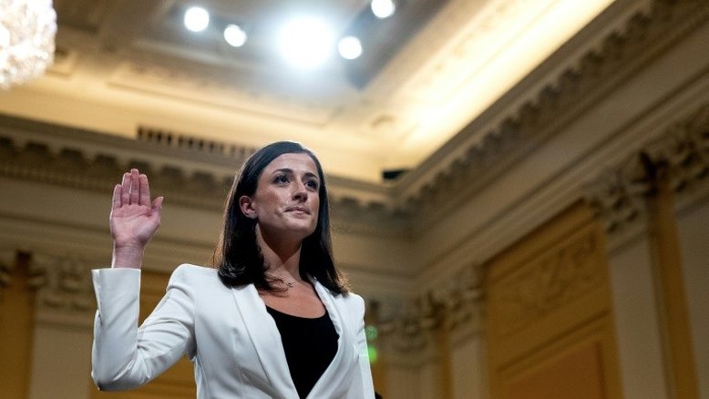 Cassidy Hutchinson: de aliada fiel a testemunha-bomba contra Donald Trump
