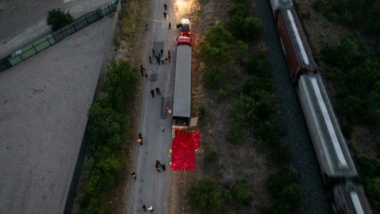 Sobe para 53 o saldo de migrantes mortos em caminhão no Texas