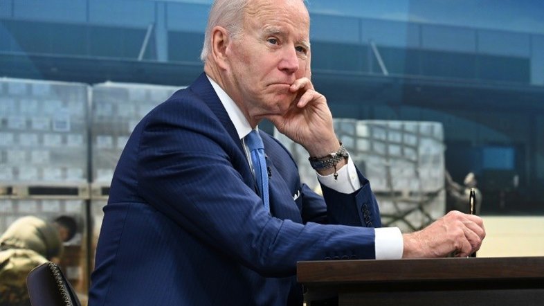 Escassez de fórmula infantil nos EUA: 'Ainda há trabalho a fazer', admite Biden