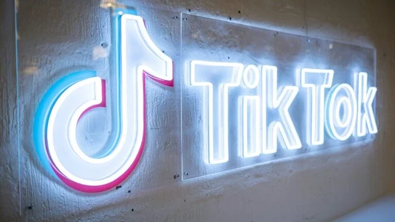 Hernández e seu TikTok detonam política na Colômbia
