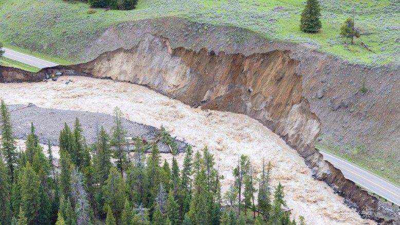 Inundações recorde em Yellowstone causam o fechamento de parte do parque durante o verão