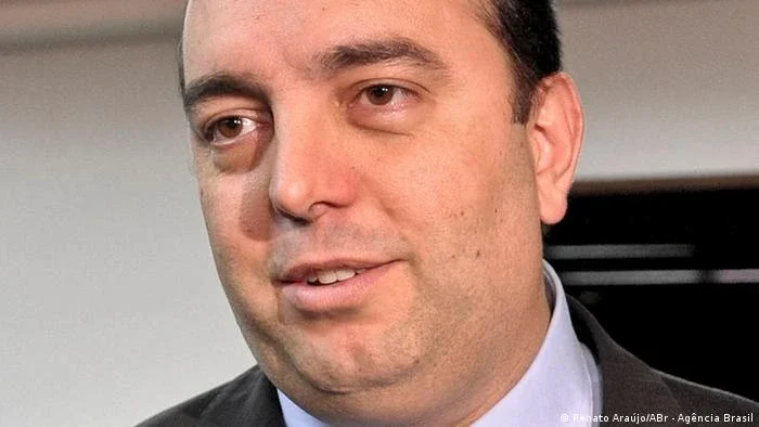 STF vai analisar decisão que devolveu mandato a deputado bolsonarista