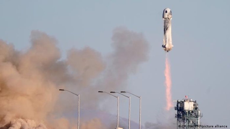 Brasileiro faz viagem de 10 minutos ao espaço