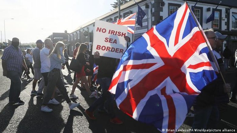 Opinião: Rasgar protocolo da Irlanda do Norte é insanidade política