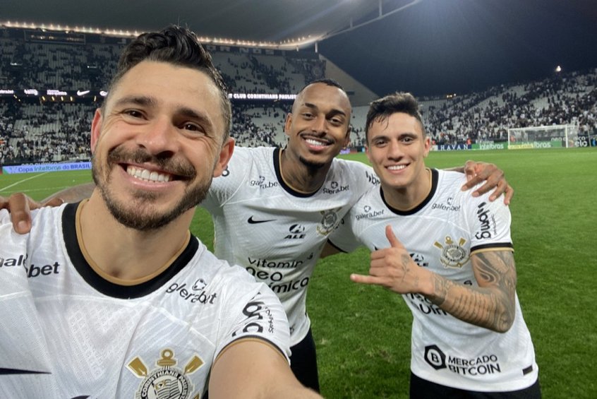 Rivais provocam após eliminação do Corinthians na Copa do Brasil