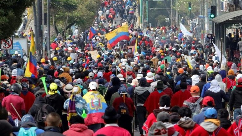 Lasso se recusa a suspender estado de exceção e atiça protesto no Equador