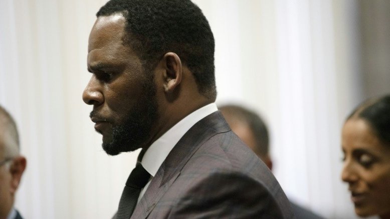R. Kelly: uma estrela em queda por seu comportamento sexual