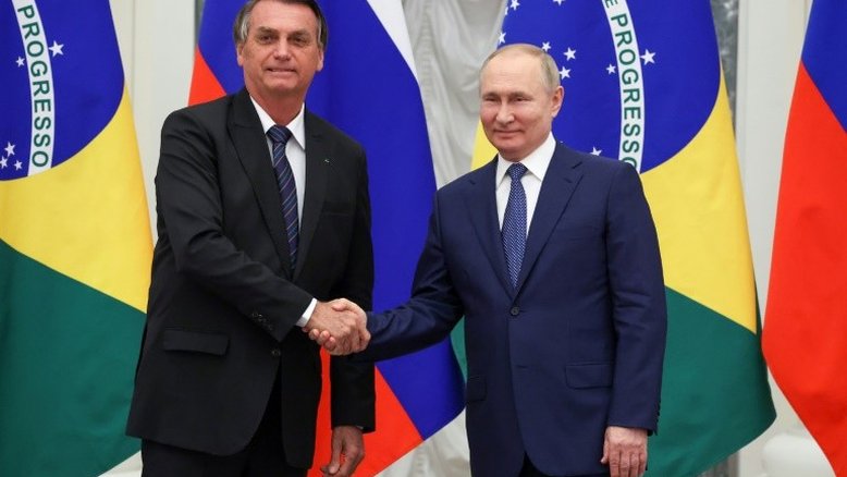 Em conversa com Bolsonaro, Putin garante fornecimento de fertilizantes