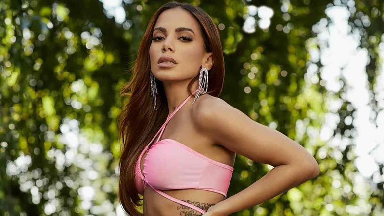 Anitta preocupa fãs com mensagens enigmáticas sobre pesadelo: 'Entregue nas mãos de Deus'