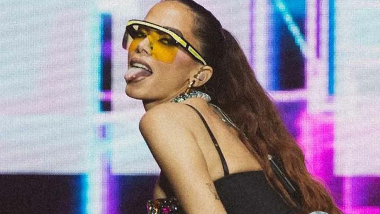 Anitta revela que praticou sexo oral em amiga para ensiná-la: ‘Gozou em dois minutos’