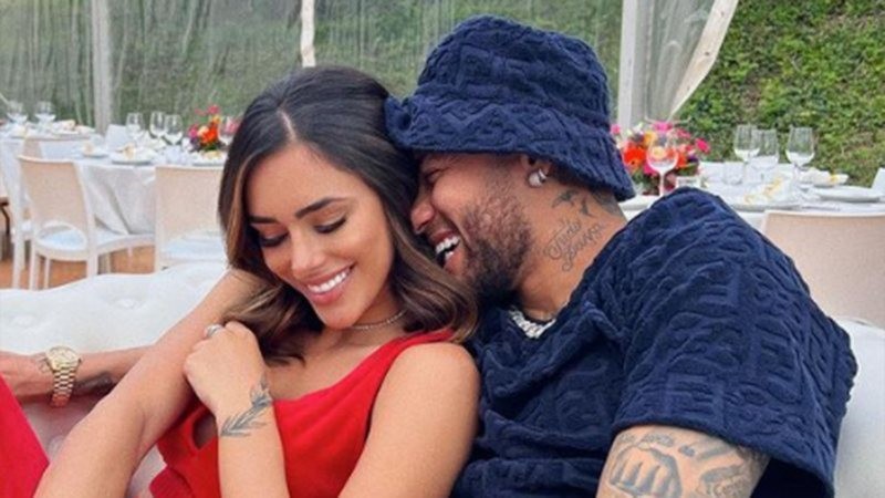Após boatos de que Neymar será pai novamente, jogador teria feito uma possível vasectomia - ISTOÉ