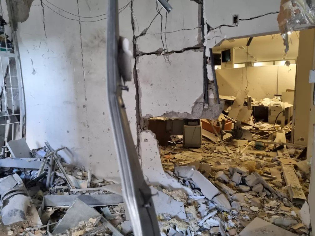 MG: Imagens mostram estado da agência da Caixa Econômica após ataque em Itajubá ; veja as fotos
