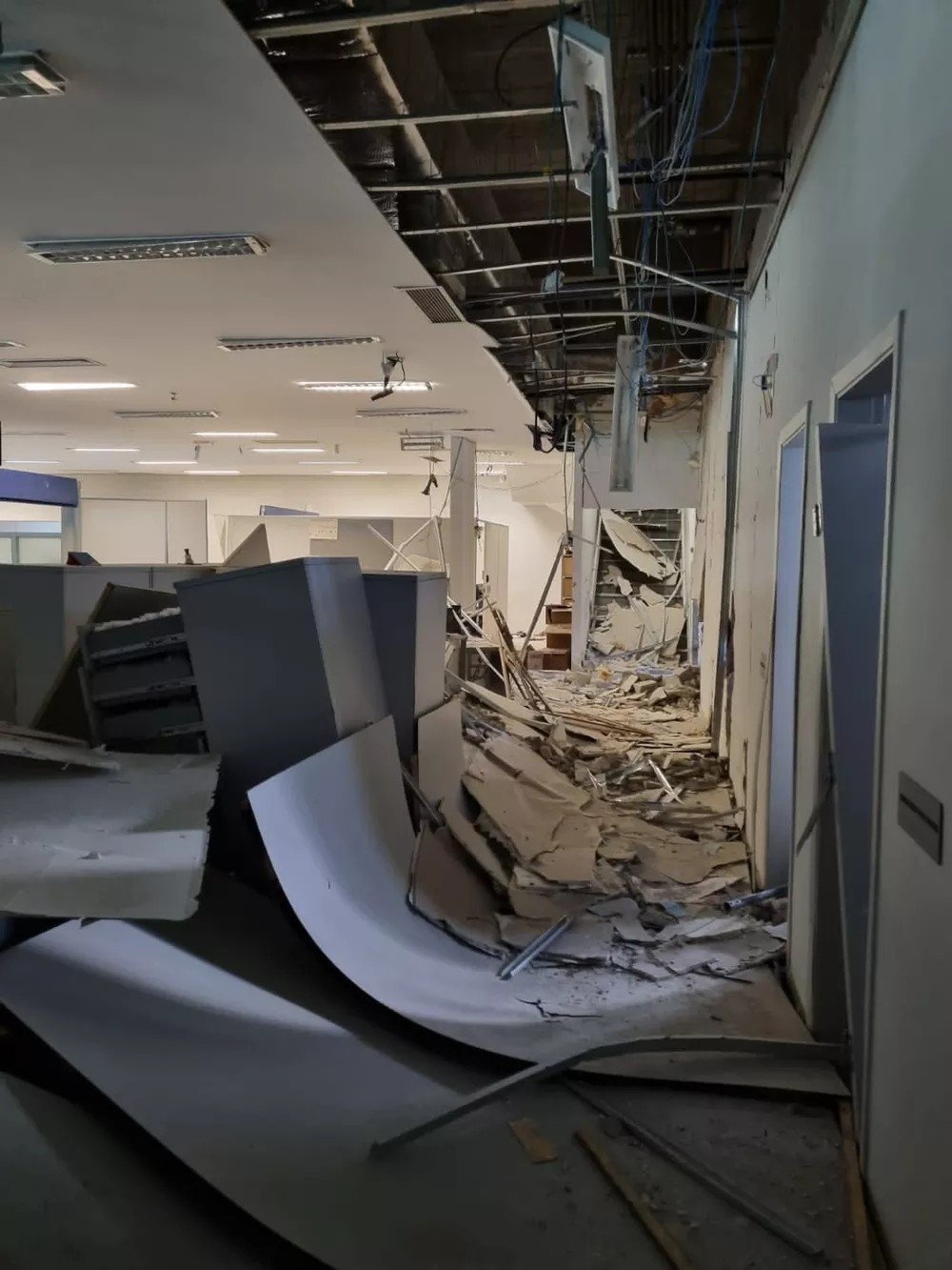 MG: Imagens mostram estado da agência da Caixa Econômica após ataque em Itajubá ; veja as fotos