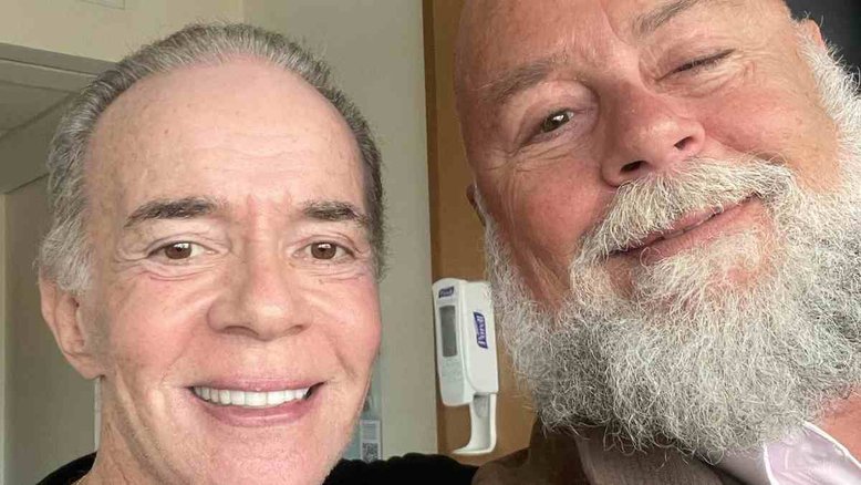 Internado, Chiquinho Scarpa recebe visita do primo José Victor Oliva: 'Quase bom'