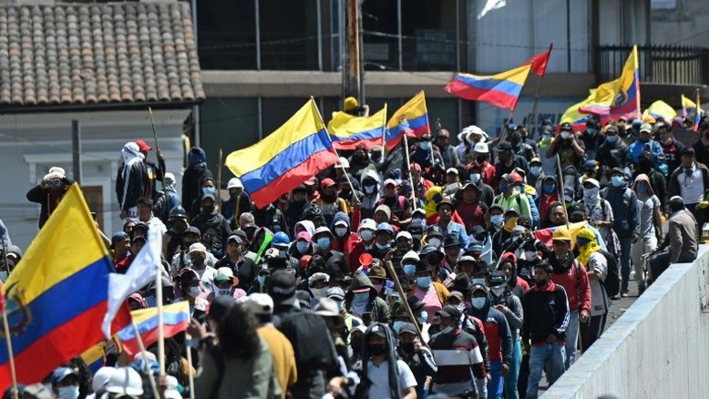 Indígenas e governo do Equador iniciam conversas para desativar protestos