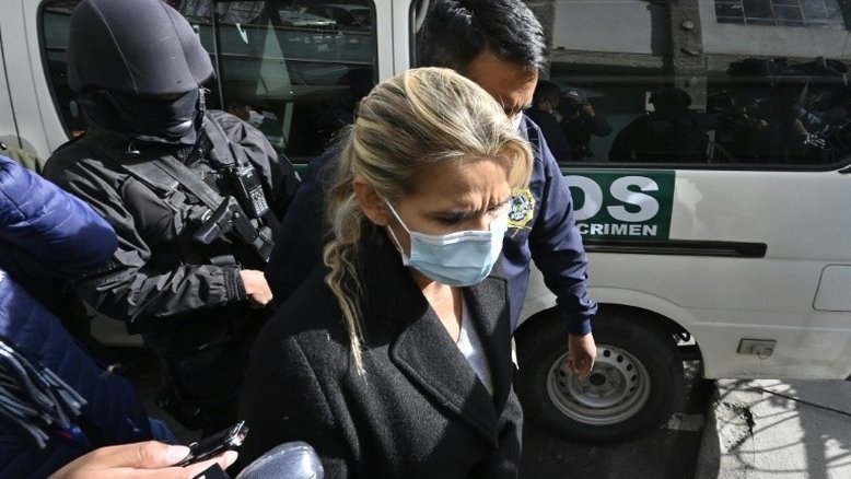 Oposição da Bolívia recorrerá à justiça internacional por condenação de ex-presidente