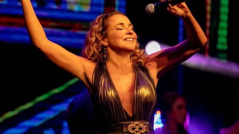 Daniela Mercury entra com processo contra Eduardo Bolsonaro