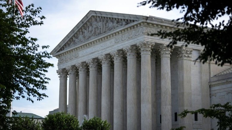 Juiz da Suprema Corte dos EUA reativa ameaças a casamento entre pessoas do mesmo sexo