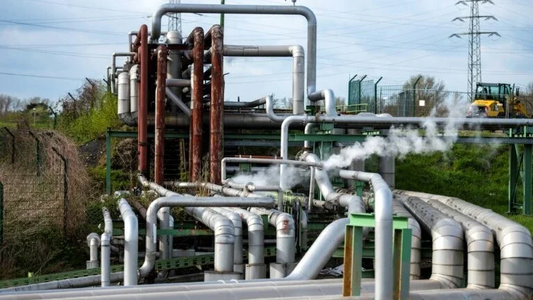 UE adota novo pacote de sanções contra Rússia, com forte golpe ao setor do petróleo