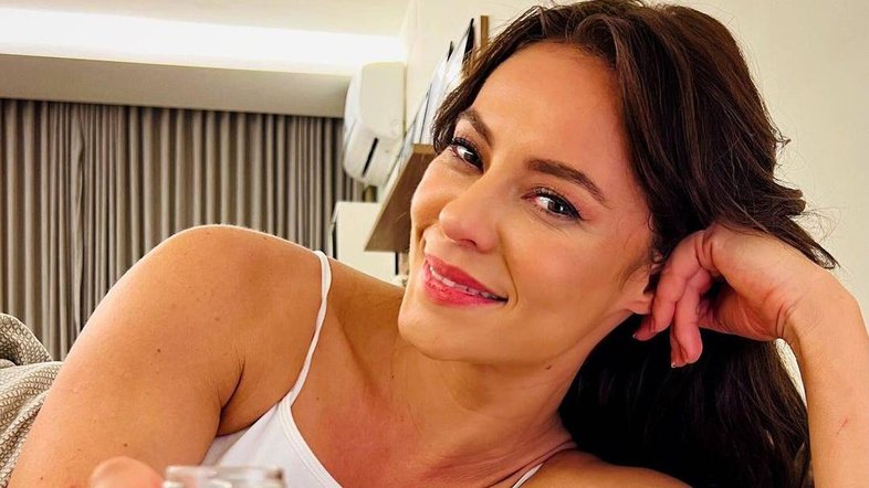 Paolla Oliveira leva internautas à loucura ao posar com biquíni de oncinha: 'Maravilhosa'