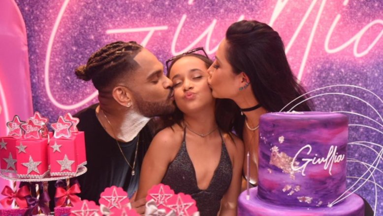 Tony Salles, Scheila Carvalho e a filha, Guillia
