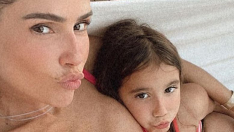 Deborah Secco e a filha, Maria Flor