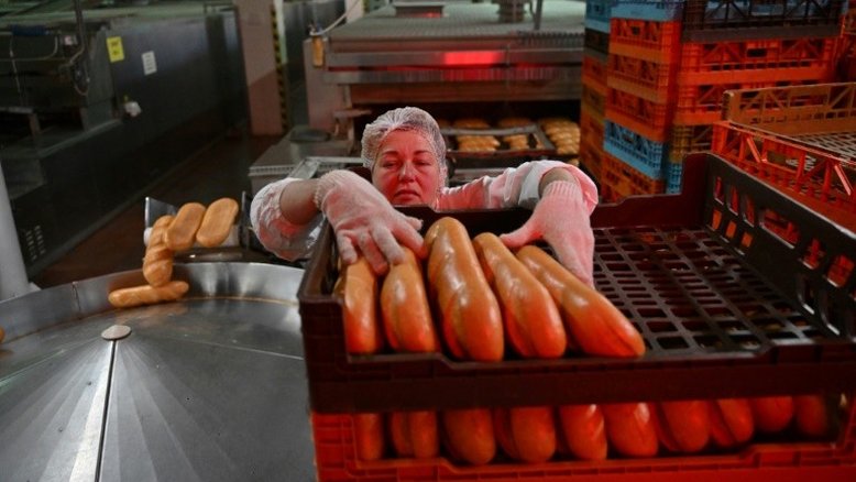 Fábrica de pão resiste em meio a esperanças de recuperação na Ucrânia