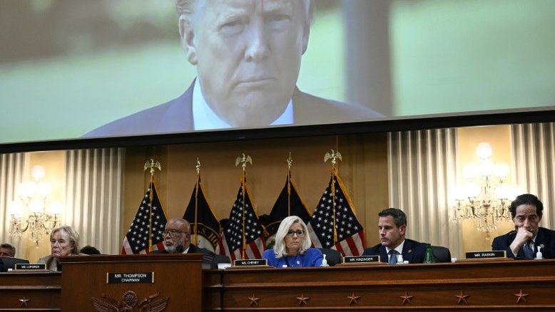 Comissão parlamentar se concentra na 'mentira' da fraude eleitoral de Trump