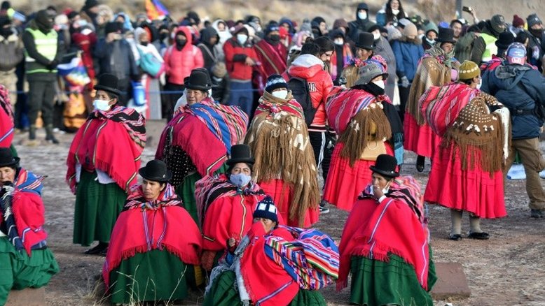 Bolívia celebra Ano Novo indígena com oferendas à 'pachamama'